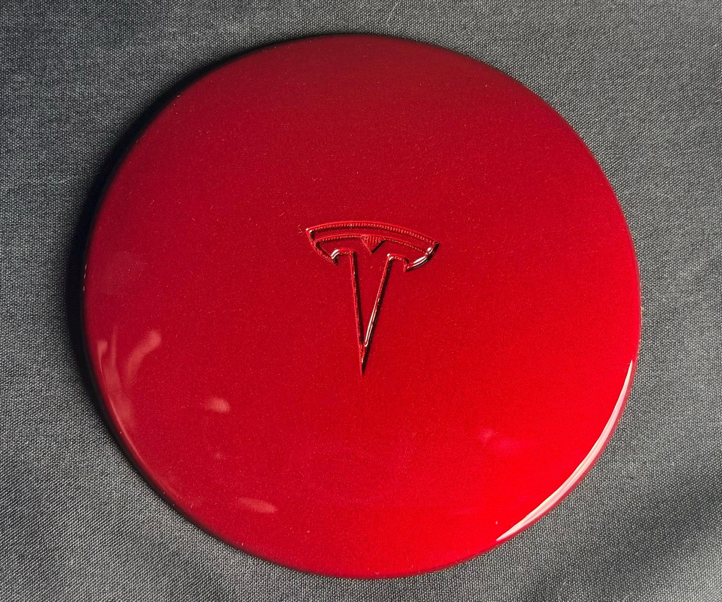 Photon Mid-Wheel Cover in Ultra Red with Embossed T