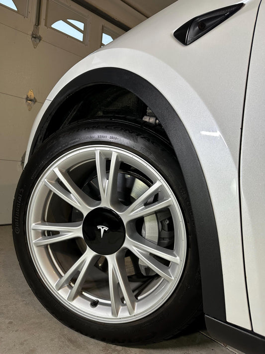 Gemini Mid-Wheel Cover in Solid Black with Solid White T
